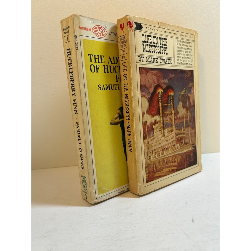 Lot of 2 Mark Twain vintage paperbacks 1960s Huckleberry Finn/Life on the MS PB