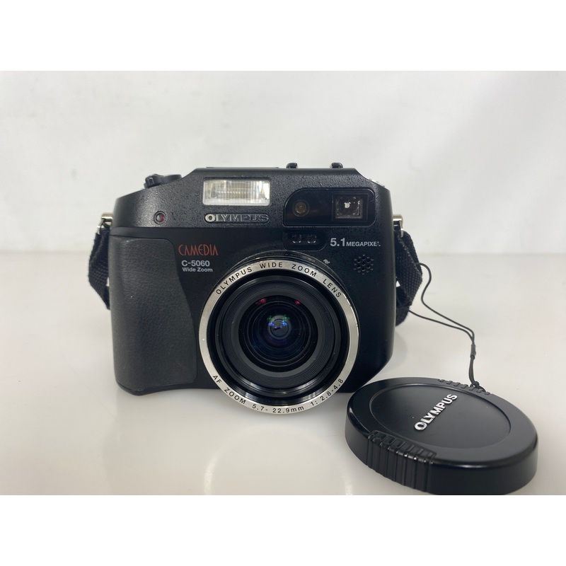 Olympus Camedia C-5060 Wide Zoom Digital Camera