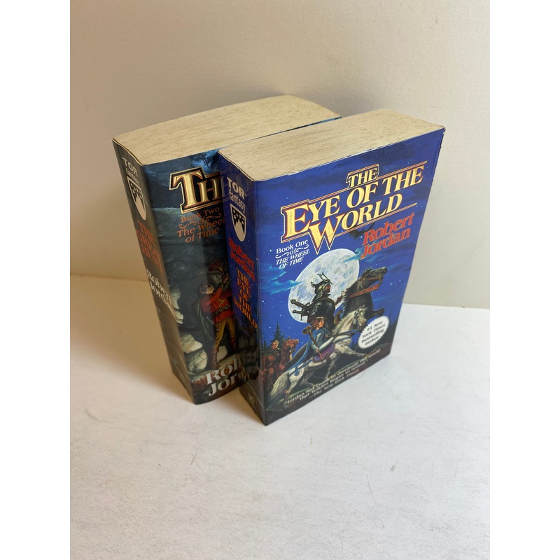 Lot of 2 Wheel of Time Eye of World Great Hunt MM Paperback 1990-1991
