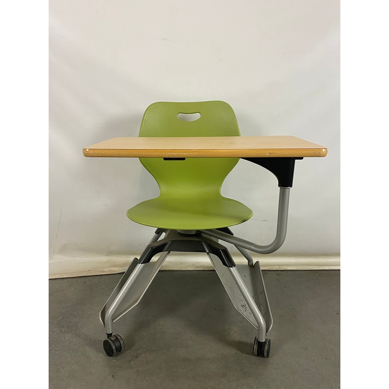 KI Learn2 Intellect Wave Seating With Accessory Rack