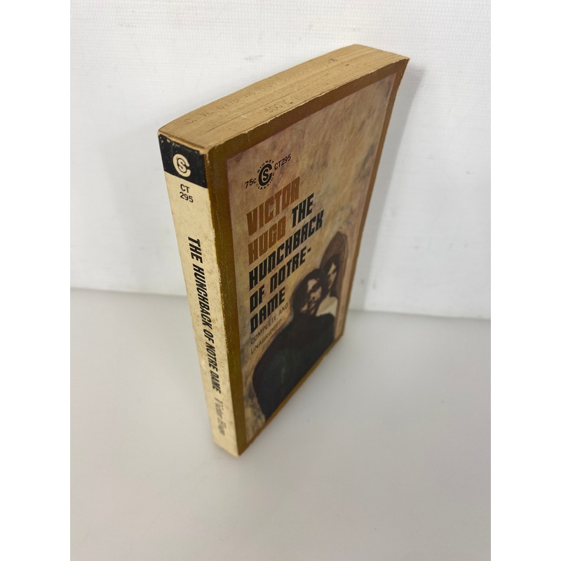 The Hunchback of Notre Dame Victor Hugo vintage paperback 1965