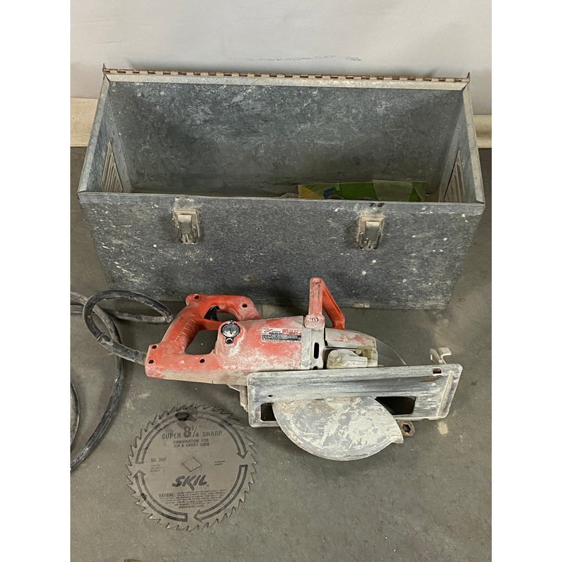 Milwaukee  8.5 Circular Saw w/Case