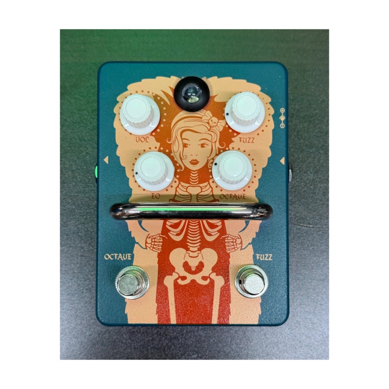 Orange Amplifiers Fur Coat Fuzz/Octave Effects Pedal – B-Stock