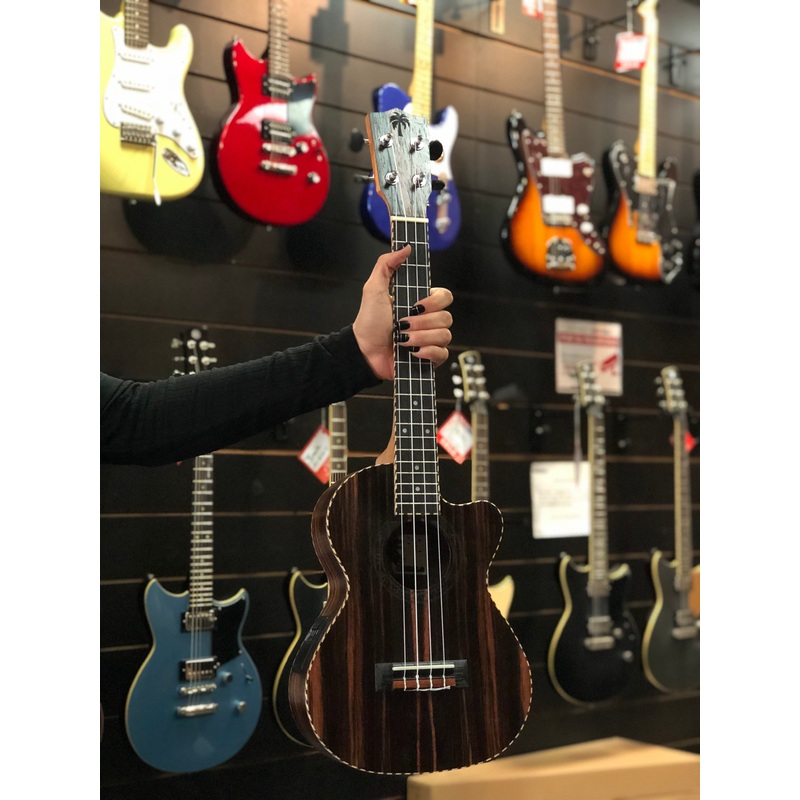Ookala Tenor  Cutaway Ukulele Ebony w/ pickup