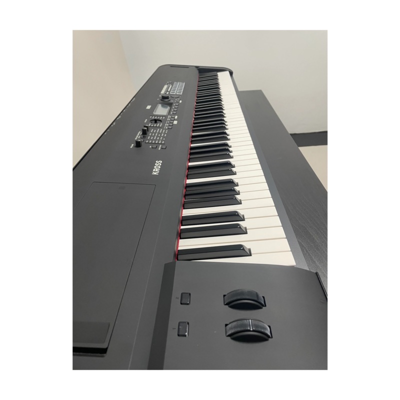 Korg Kross 88-Key Synth Workstation KROSS88BK – B-Stock